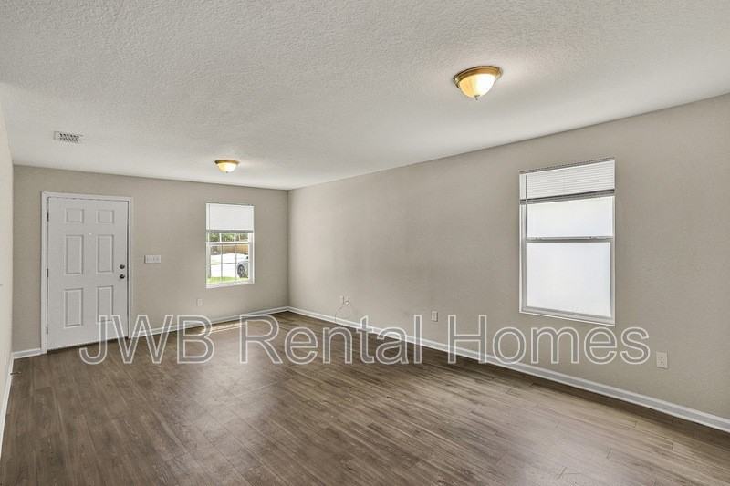 3838 Perry St - Photo 7 of 23