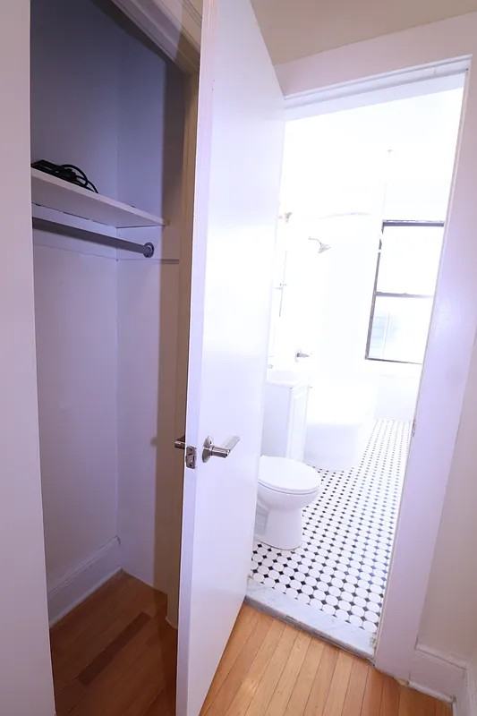 139-06 34th Road #D4 - Photo 4 of 5