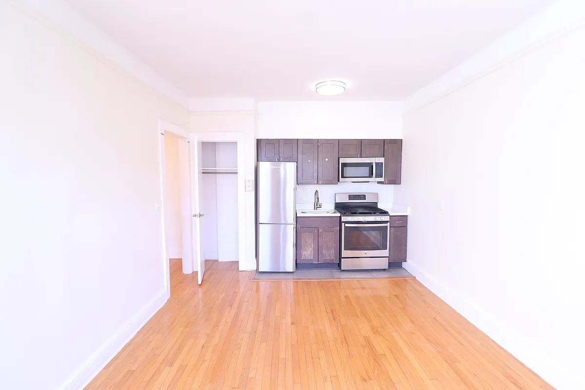 139-06 34th Road #D4 - Photo 2 of 5