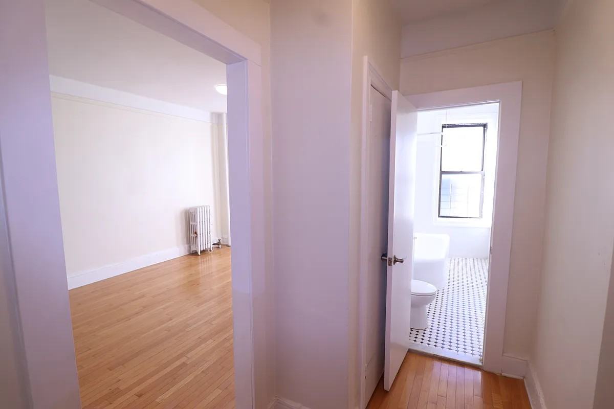 139-06 34th Road #D4 - Photo 3 of 5