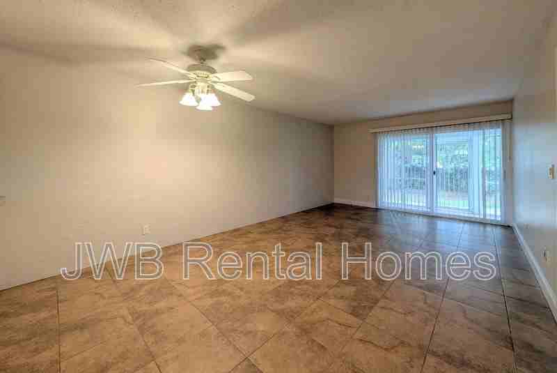 1000 3rd St - Photo 5 of 18