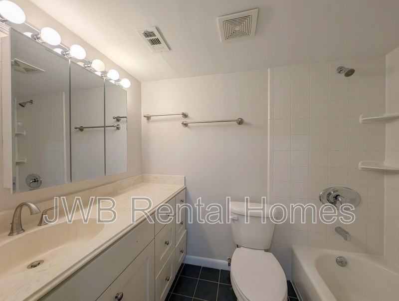 1000 3rd St - Photo 7 of 18