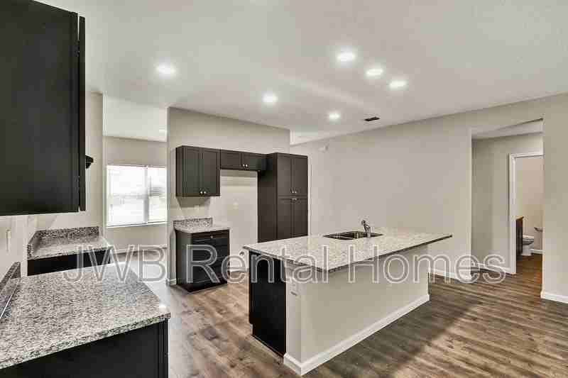 10514 Monaco Dr - Photo 4 of 26