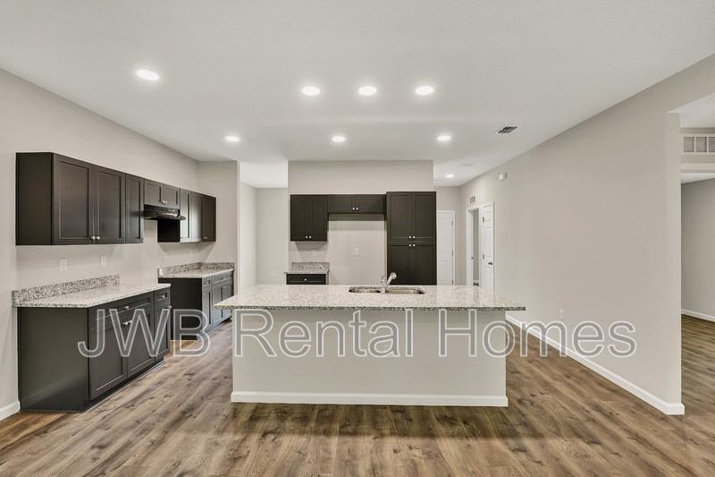 10514 Monaco Dr - Photo 5 of 26