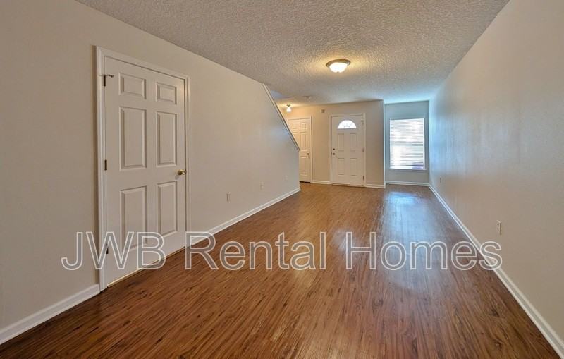 8402 Mcgirts Village Ln ## 7e - Photo 4 of 14