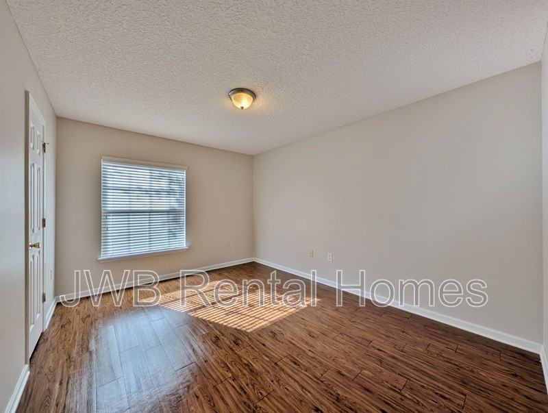 8402 Mcgirts Village Ln ## 7e - Photo 5 of 14