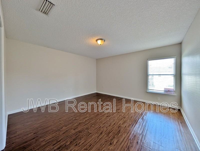 8402 Mcgirts Village Ln ## 7e - Photo 7 of 14