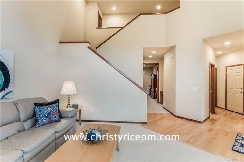 215 Orcas Pl Se - Photo 3 of 27