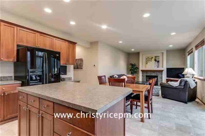 215 Orcas Pl Se - Photo 5 of 27