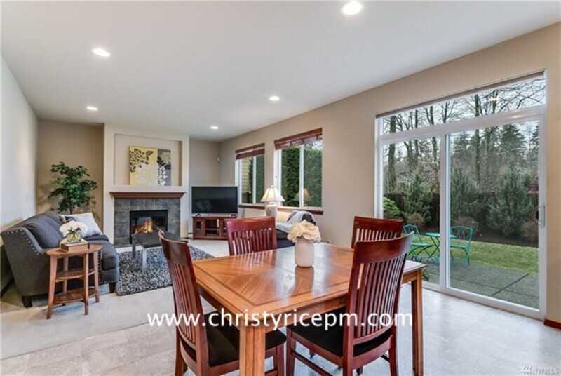 215 Orcas Pl Se - Photo 7 of 27