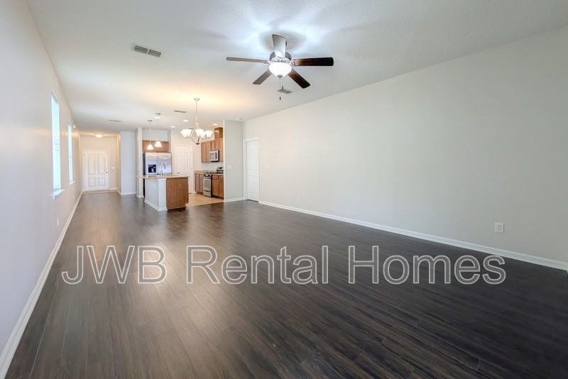 94 Carlson Ct - Photo 4 of 22