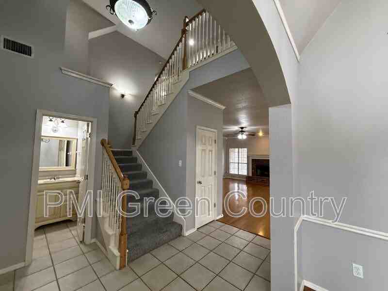 4419 W Detroit Pl - Photo 7 of 27