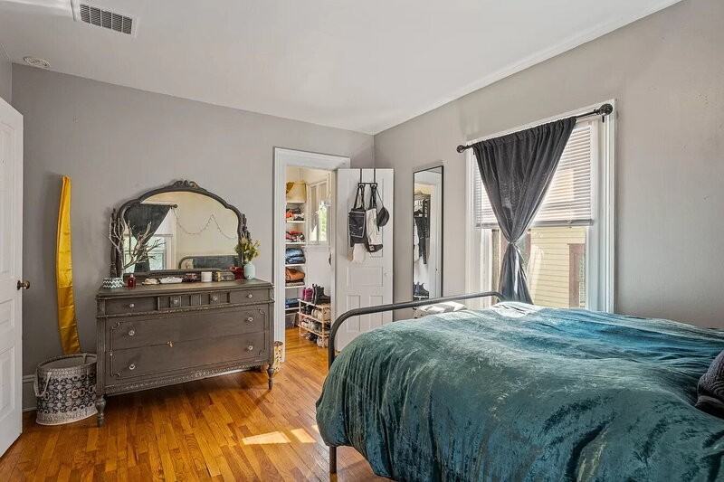 514 Crescent St Ne #2 - Photo 7 of 9