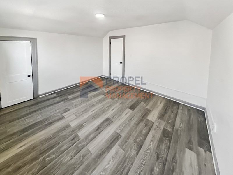 9142 Yorkshire Rd - Photo 4 of 5