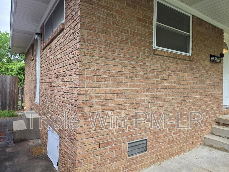 5425 Chauvin Dr - Photo 4 of 35