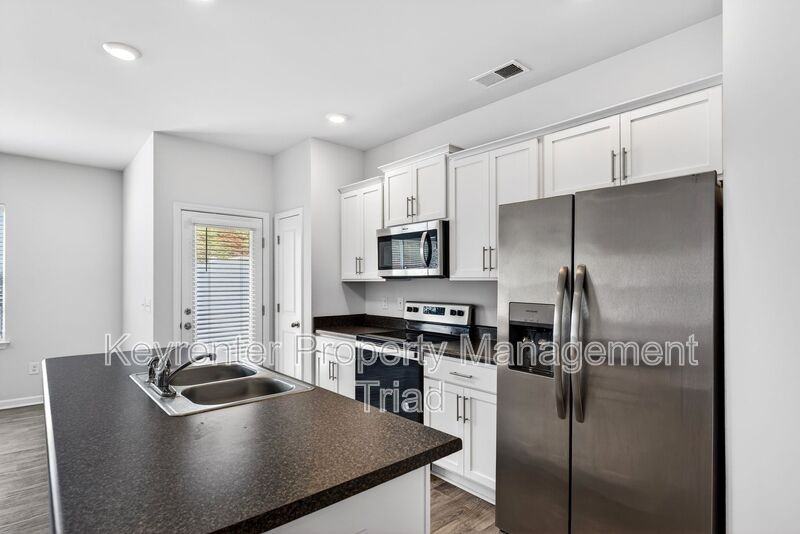 3705 Nathans Way - Photo 3 of 44