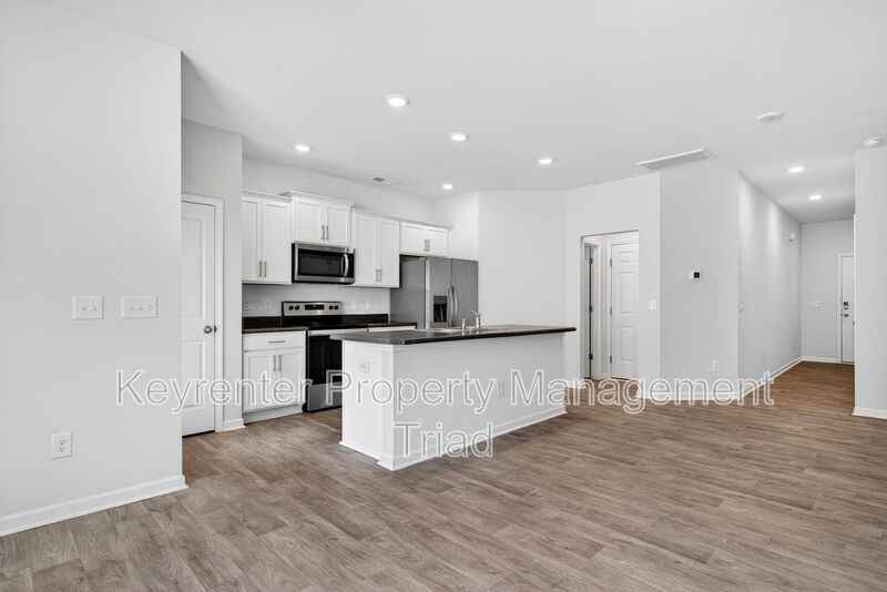 3705 Nathans Way - Photo 4 of 44