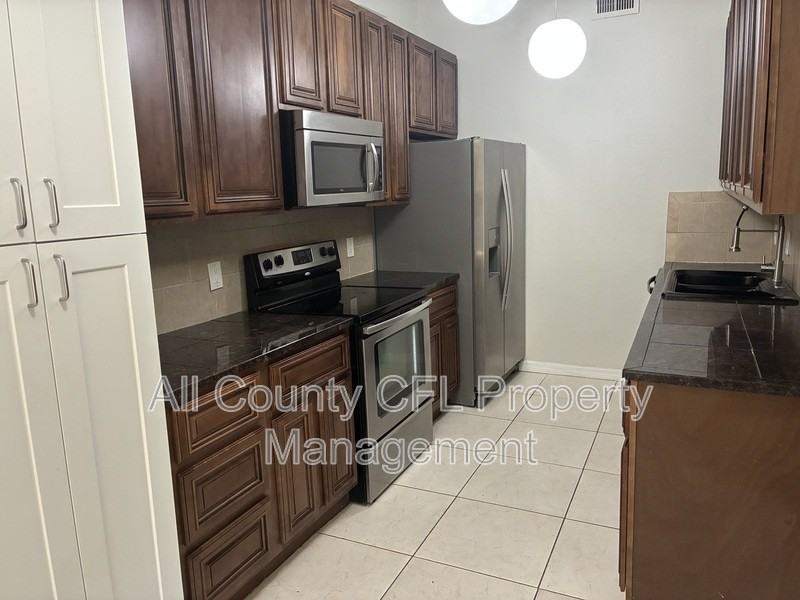 3050 Autumn Ct - Photo 4 of 29