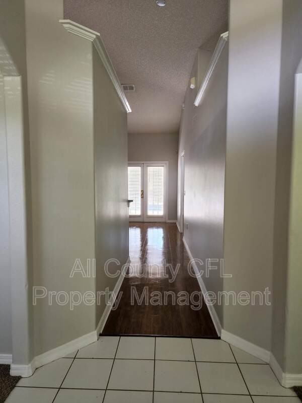 141 Conch Dr - Photo 2 of 19