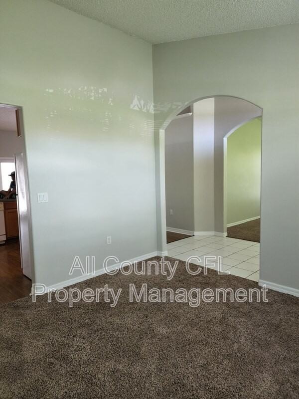 141 Conch Dr - Photo 4 of 19