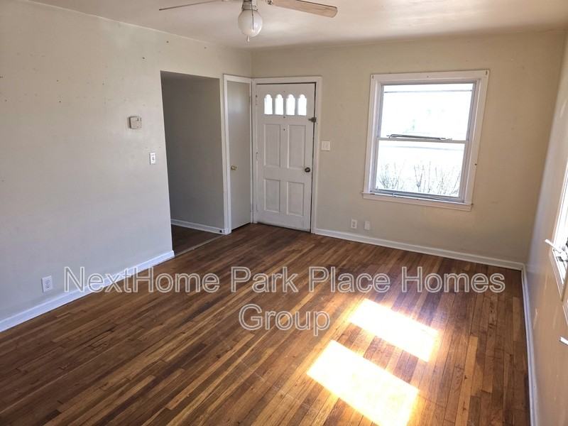 2013 Virginia St - Photo 4 of 9