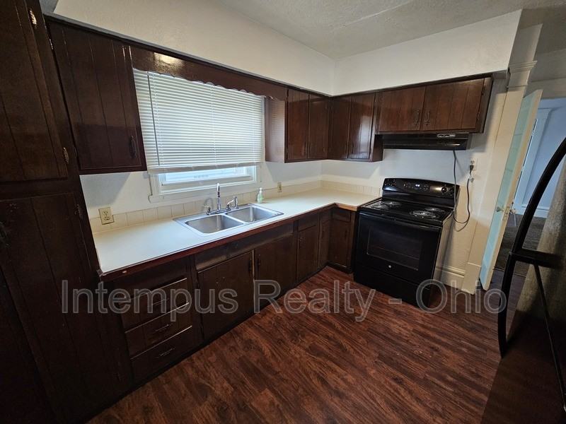 356 Rankin St - Photo 4 of 31