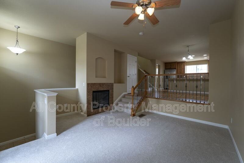 1667 Venice Ln - Photo 3 of 19