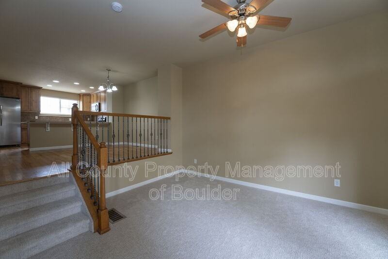 1667 Venice Ln - Photo 5 of 19