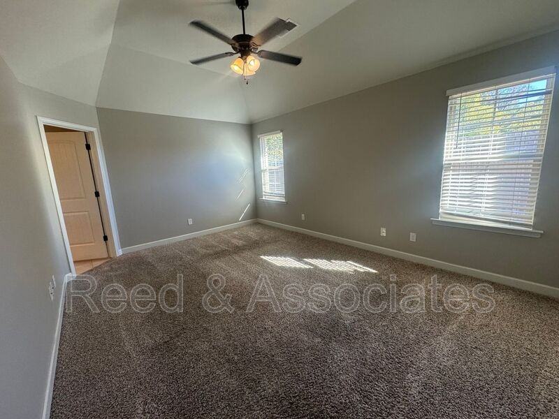 1369 Switzer Cv - Photo 6 of 13