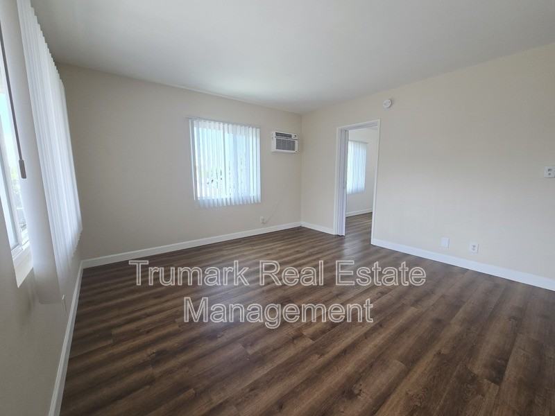 311 N Pacific Ave #3 - Photo 2 of 7