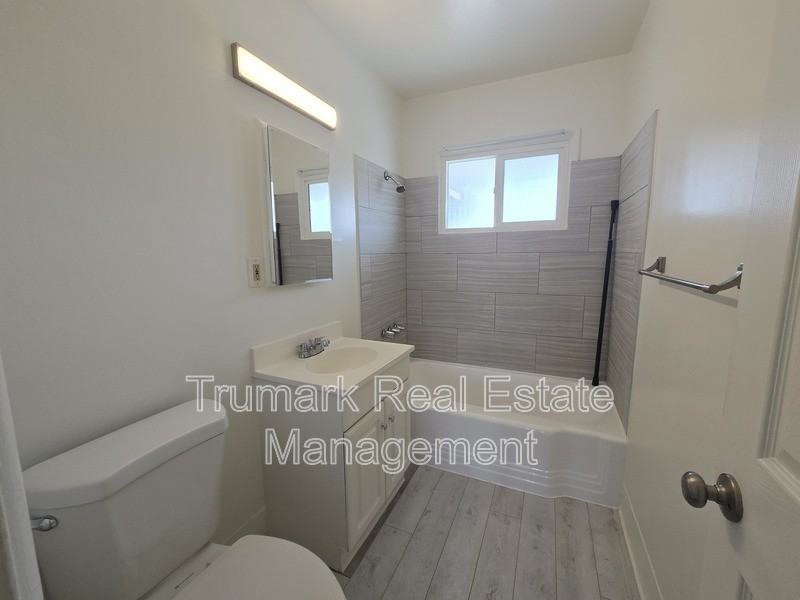 311 N Pacific Ave #3 - Photo 5 of 7