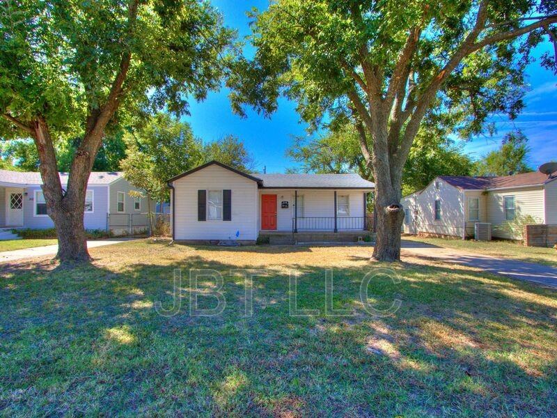 314 W Peach St - Photo 2 of 32