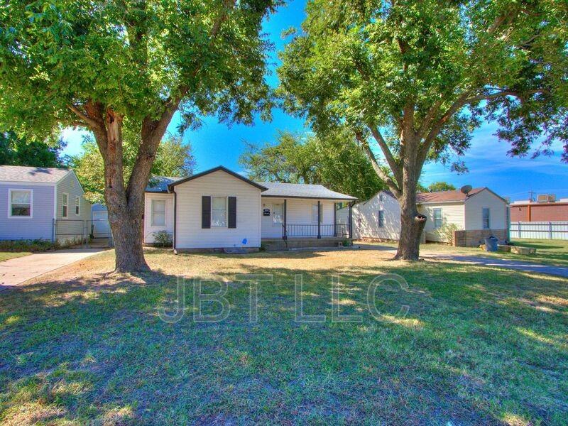 314 W Peach St - Photo 3 of 32