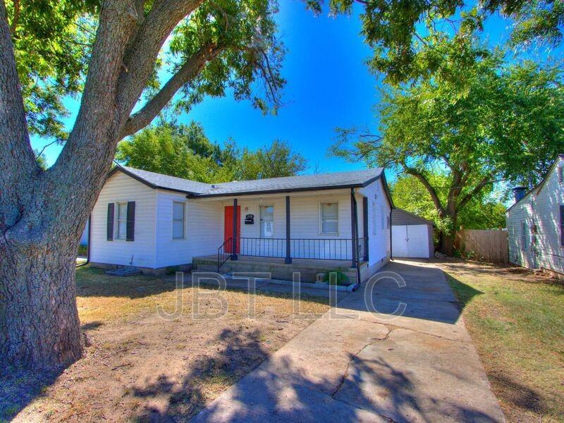 314 W Peach St - Photo 4 of 32