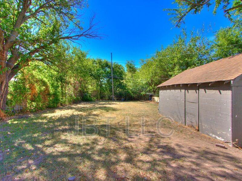 314 W Peach St - Photo 5 of 32