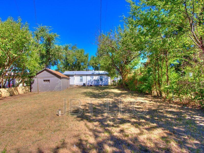 314 W Peach St - Photo 6 of 32