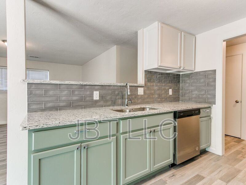 4416 Meadowoak Dr - Photo 6 of 40