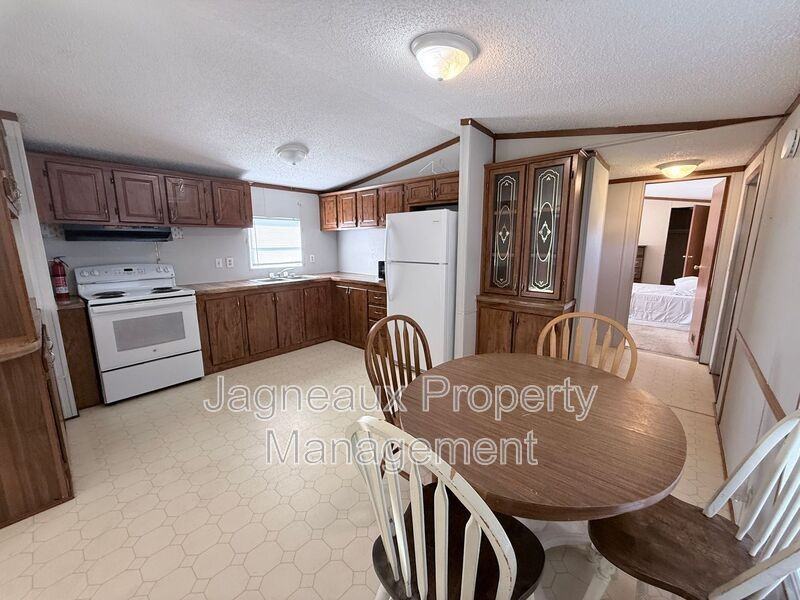 7775 Highway St - Photo 4 of 12