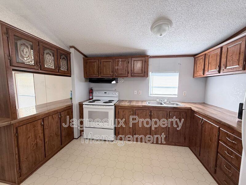 7775 Highway St - Photo 5 of 12