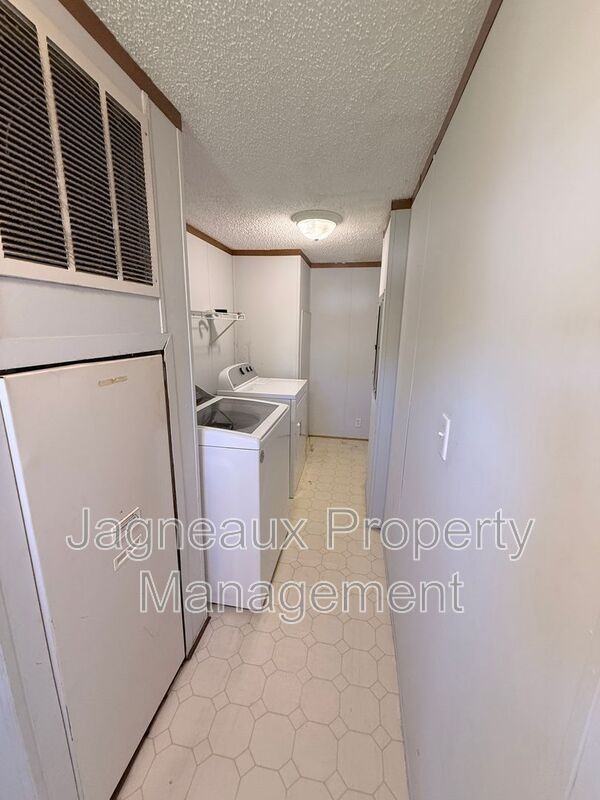 7775 Highway St - Photo 7 of 12