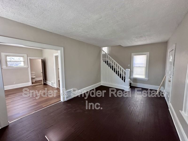 484 Homer Ave - Photo 5 of 11