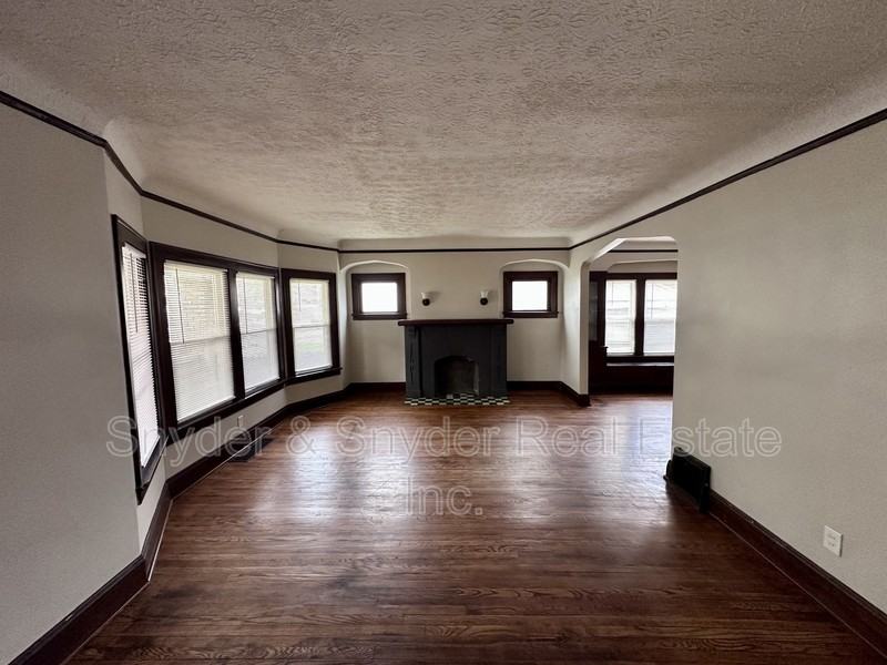 245 Oakdale Ave #245-1stFL - Photo 3 of 23