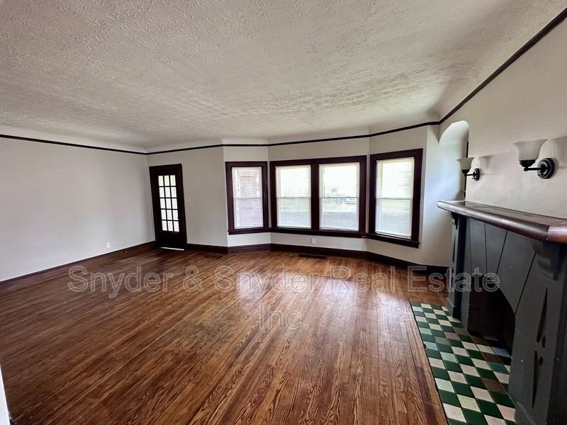 245 Oakdale Ave #245-1stFL - Photo 4 of 23