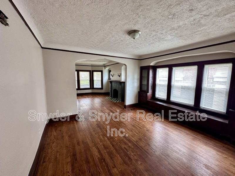 245 Oakdale Ave #245-1stFL - Photo 5 of 23