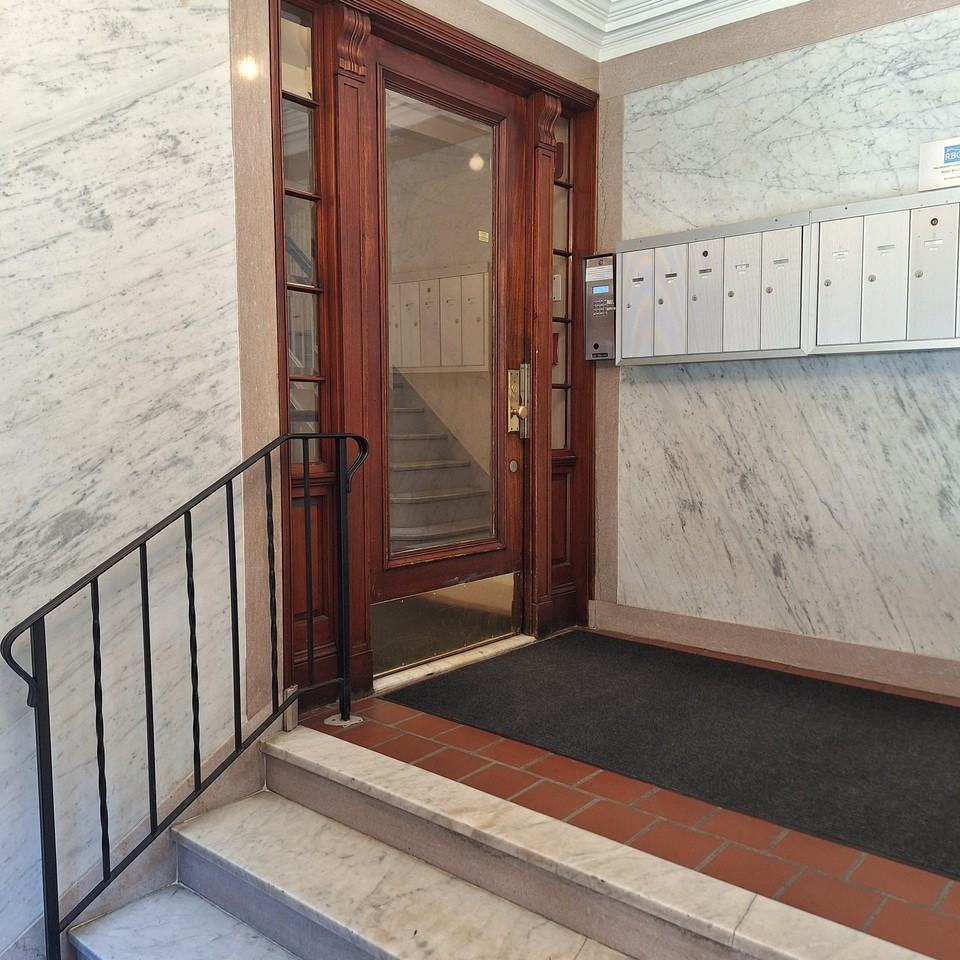 36 Linnaean St #7 - Photo 3 of 9