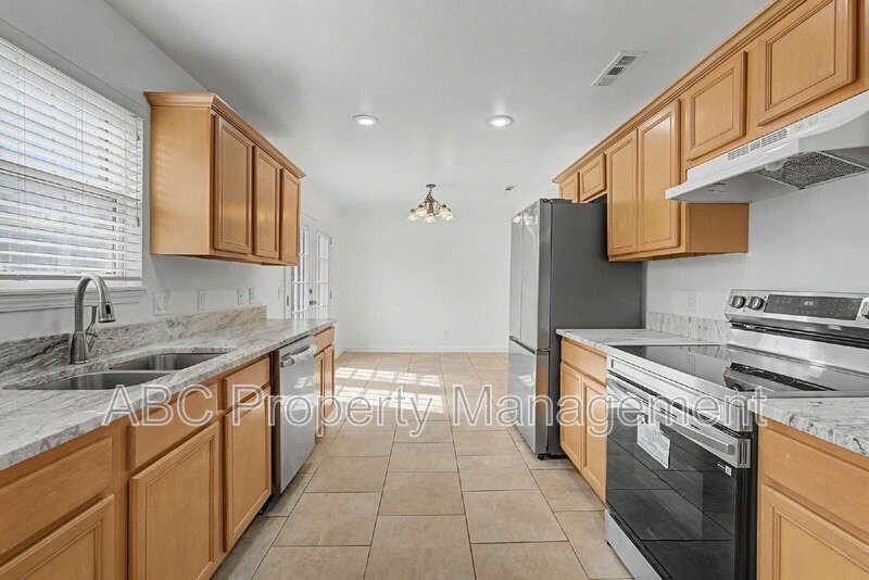 5213 S 62nd St - Photo 2 of 23