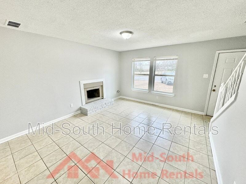 3538 Christine Rd - Photo 3 of 15