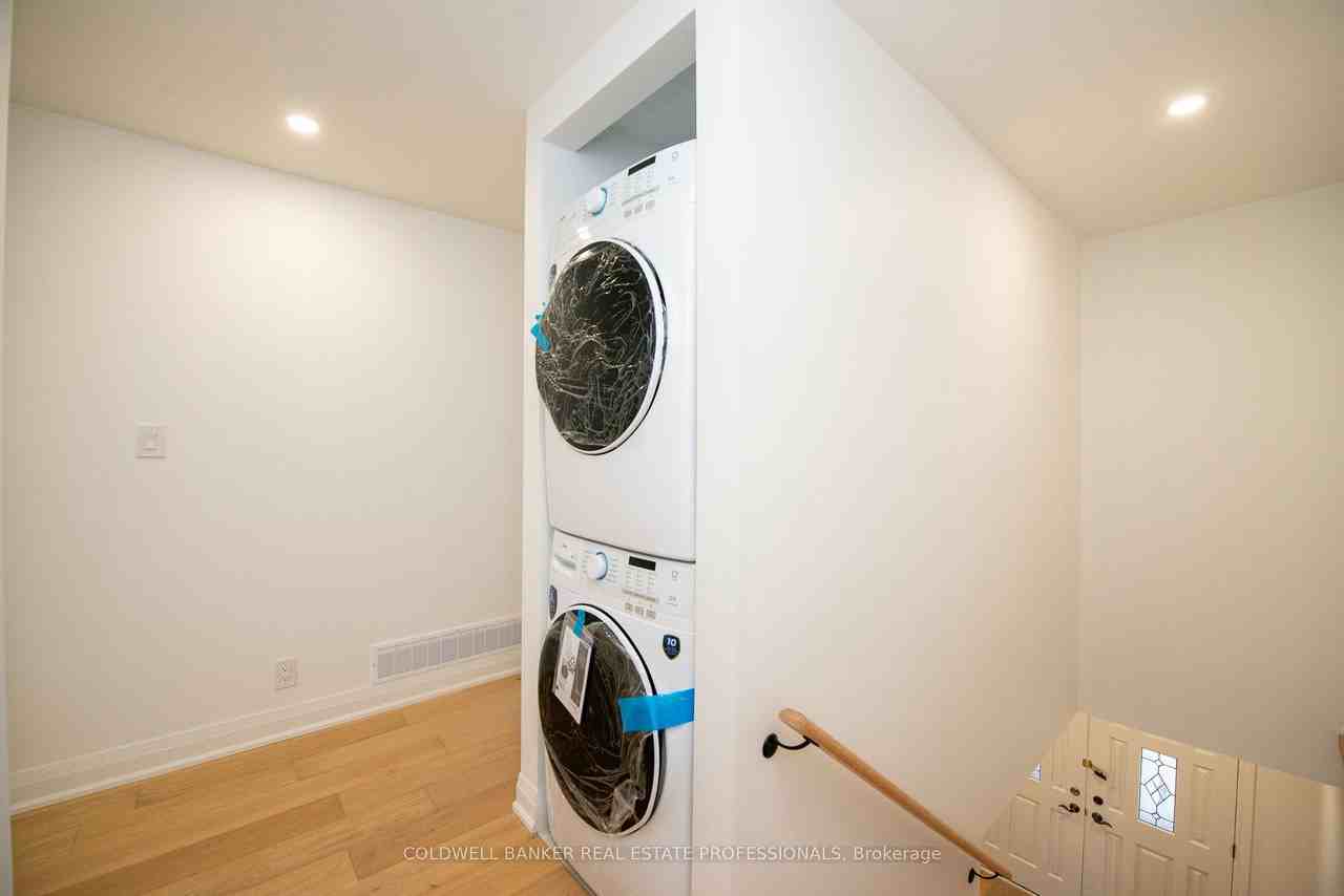 8 Nootka Crescent - Photo 6 of 22