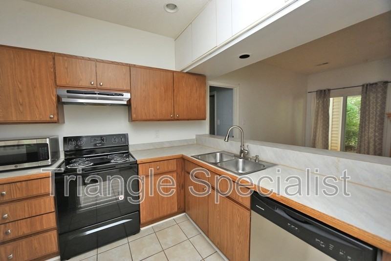 6020 Winterpointe Ln #101 - Photo 5 of 13