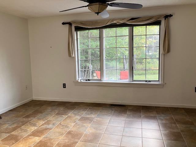 12 Doe Ct - Photo 3 of 10